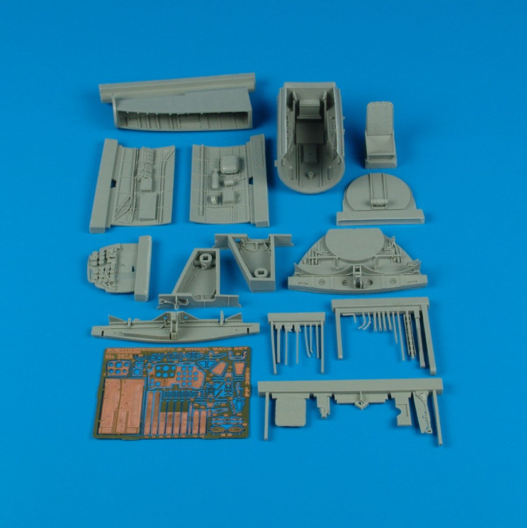 2069  Me 262A Schwalbe cockpit & wheel bay