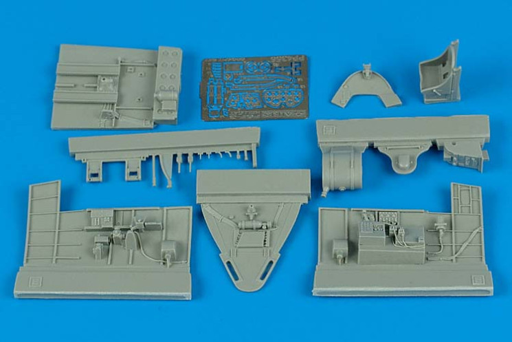 4356  F6F-3 Hellcat cockpit set