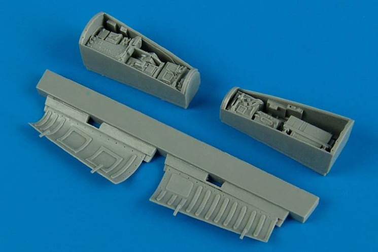 4563  F-5E Tiger II electronic bay