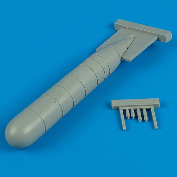 QB48111  Beaufighter external fuel tank