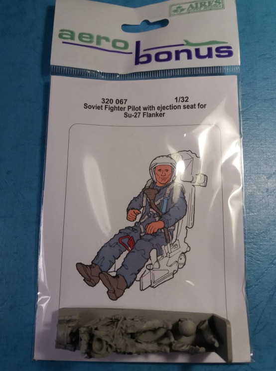 320067  Soviet Fighter Pilot with ejection seat for Su-27