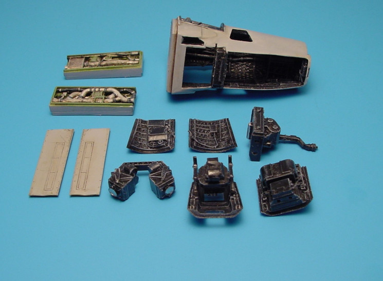 4231  RF-4B/C Phantom II photo bay (with clear parts)