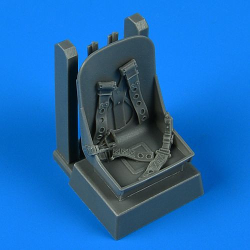 QB32284 Gladiator кресло с ремнями