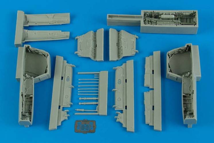 4565  F-14 Tomcat wheel bays