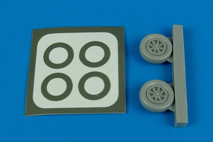 7223  A-1H Skyraider wheels & paint masks - (for US NAVY version)
