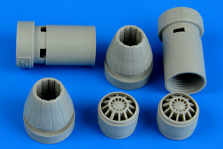 7325  F/A-18E/F Super Hornet exhaust nozzles - closed position