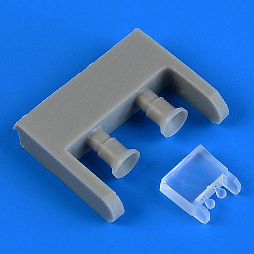 QB48728  B-25 Mitchell landing lights