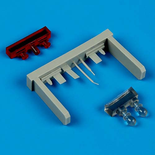QB72415  F-102A Delta Dagger antennas and details