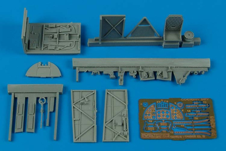 4366  Hawker Typhoon Mk.IB car door cockpit set