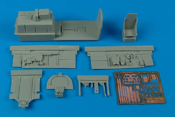 2079  P-51B/C Mustang cockpit set