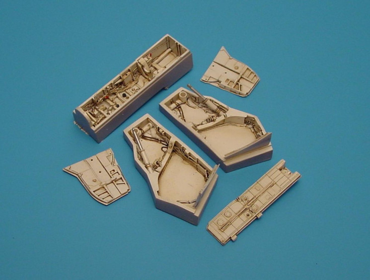 4123  F-4 Phantom II wheel bays