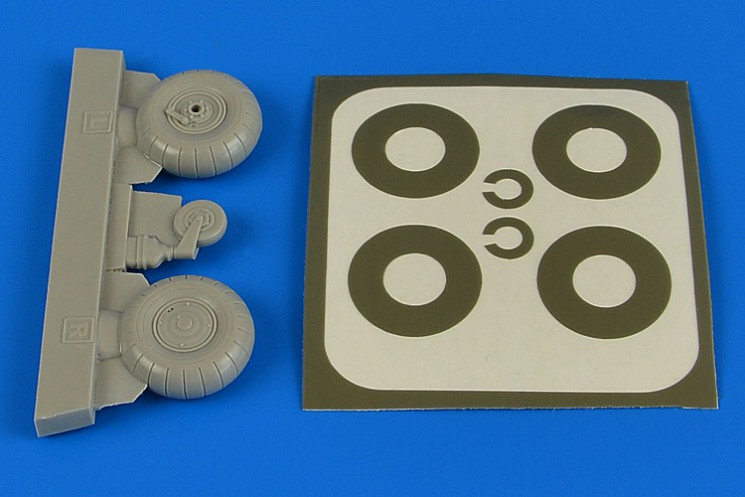 2222 Bucker Bu 131 колеса и маски к ним.