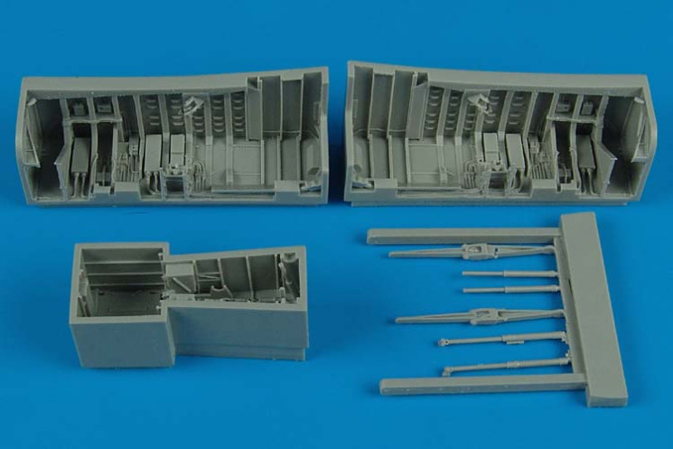 4472  Panavia Tornado wheel bays