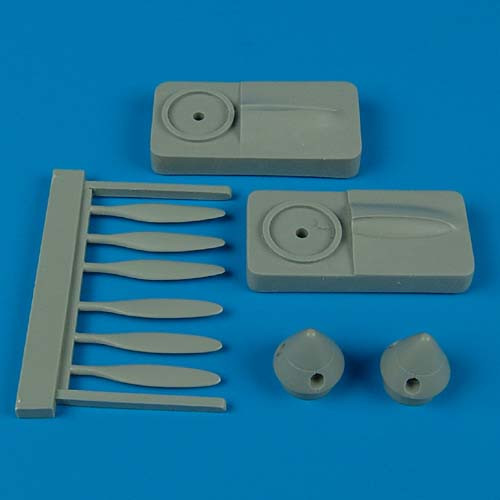 QB72220  P-38J propellers