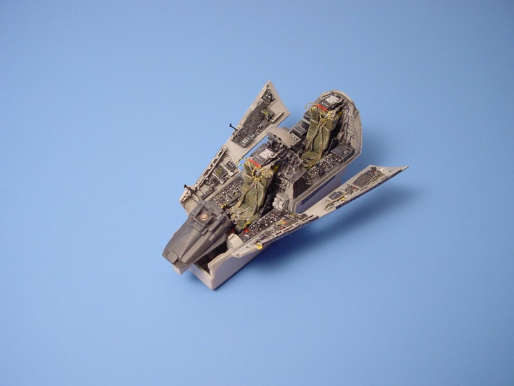 4126  F-4E/F Phantom II cockpit set