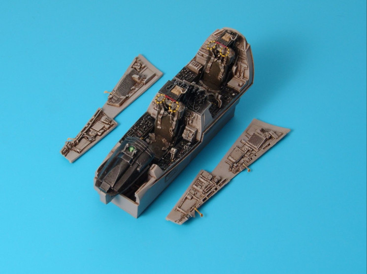 4245  F-4D Phantom II cockpit set - (early version)