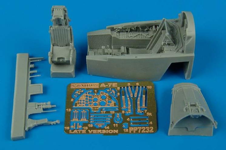 7232  A-7E Corsair II cockpit set - (late version)