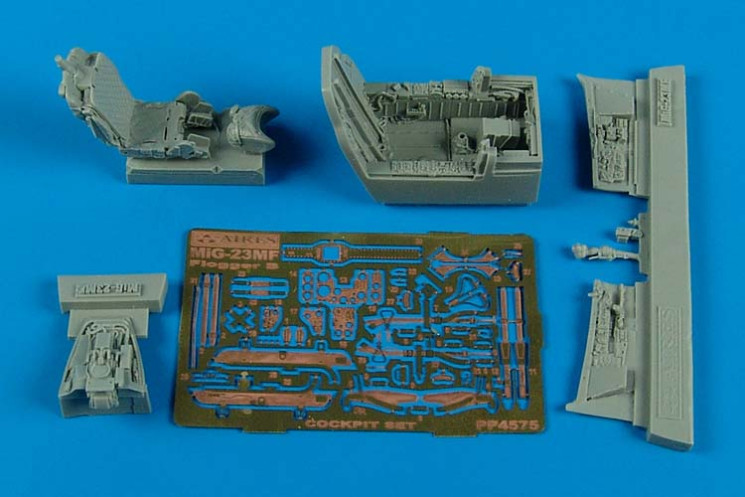 4575  MiG-23MF Flogger B cockpit set