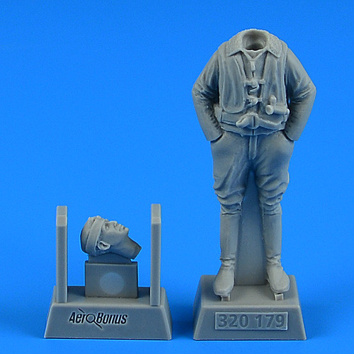 320179 Пилот Люфтваффе WWII  1/32