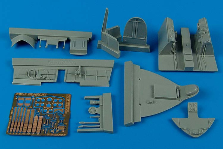 2087  F8F-1 Bearcat cockpit set