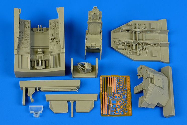 2187  F-117A Nighthawk cockpit set