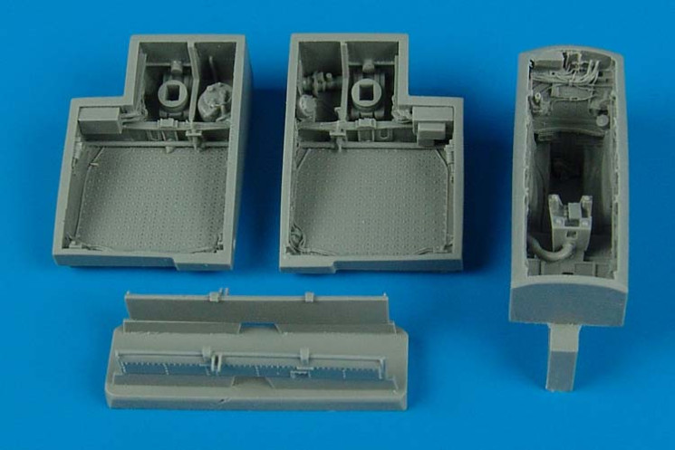 4376  J35 Draken wheel bays
