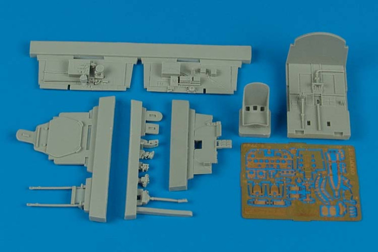 4476  P-47M Thunderbolt cockpit set