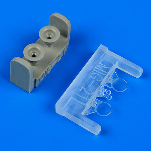 QB48638  MiG-21 landing lights