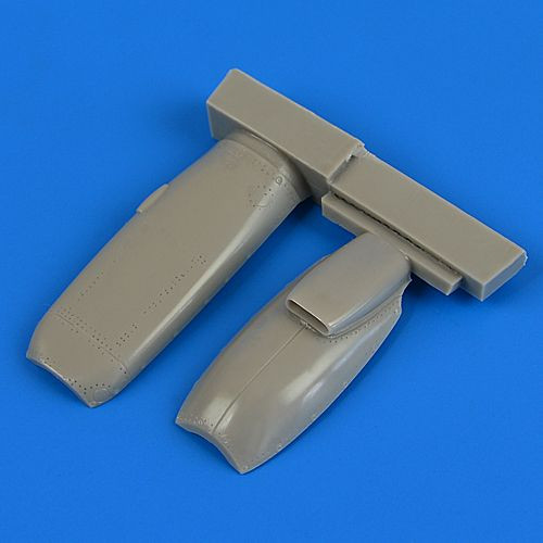 QB72525  Spitfire Mk. IXc early engine covers