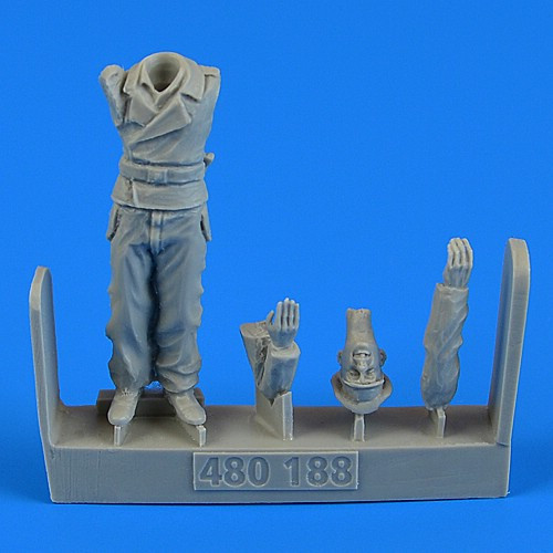 480188 German WWII Tank crew - Commander