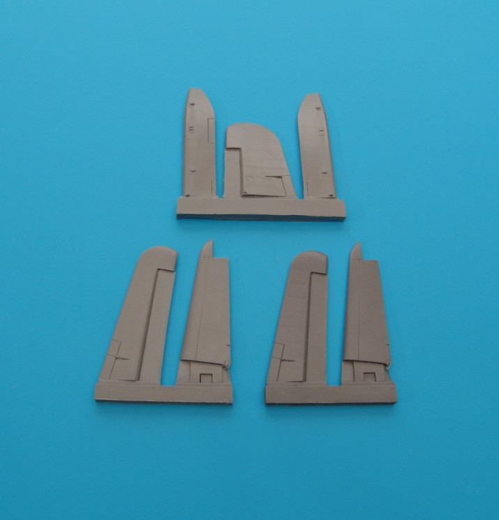 4253  F4U-1 Corsair control surfaces