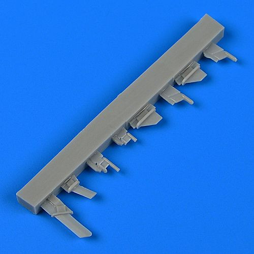 QB48740  Super Etendard antennas