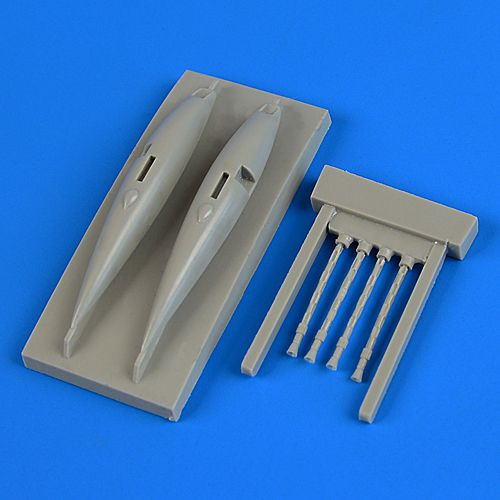 QB48741  Gloster Gladiator gun pods
