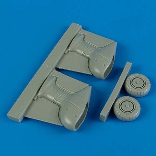 QB72328  Junkers Ju 87G Stuka correct spatted undercarriage