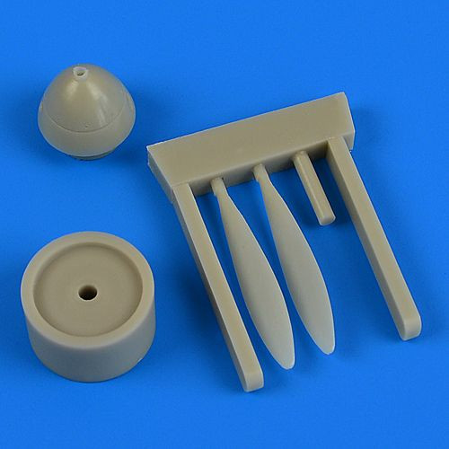 QB72529  I-153 propeller "C"w/ tool