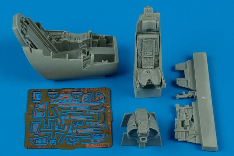 4381  J35O Draken cockpit set