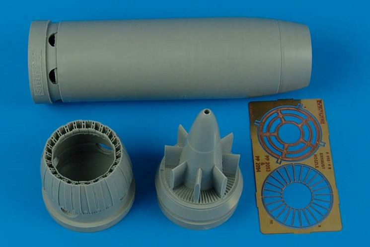 2093  F-100D Super Sabre exhaust nozzle