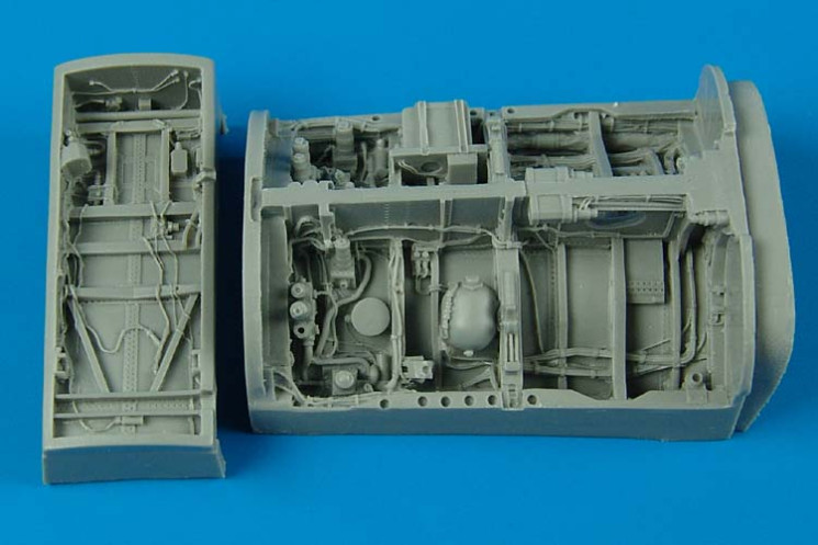 4384  Mitsubishi F-2A/B wheel bays
