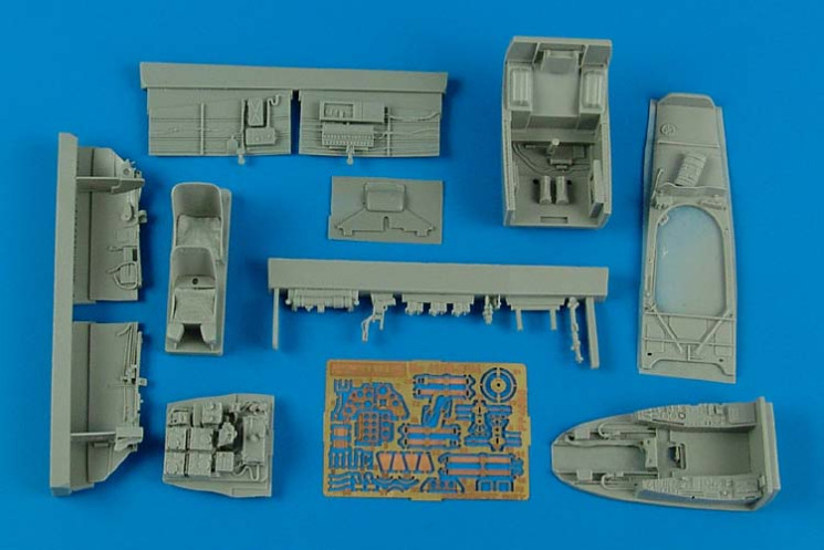 4585  Me 410B-2/U4 cockpit set