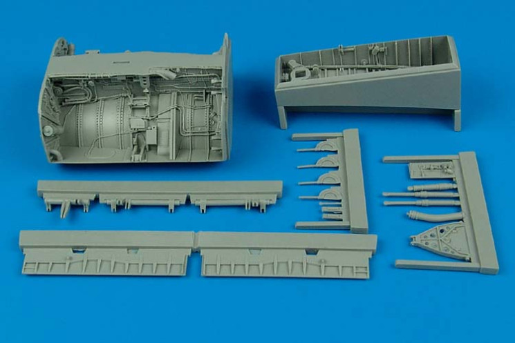 2096  F-8 Crusader wheel bays