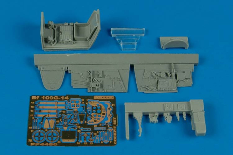 4486  Bf 109G-14 cockpit set