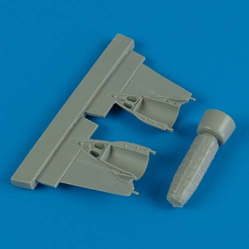 QB32105  MiG-23 Flogger brake chute