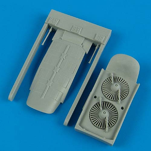 QB48448  Yak-38 Forger correct vertical engine & cover