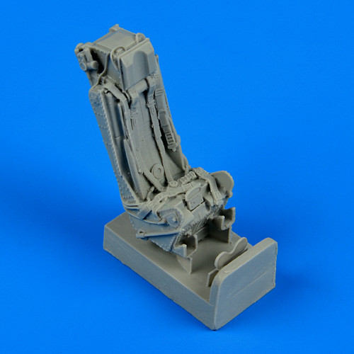 QB48550  Hawker Hunter ejection seat with safety belts