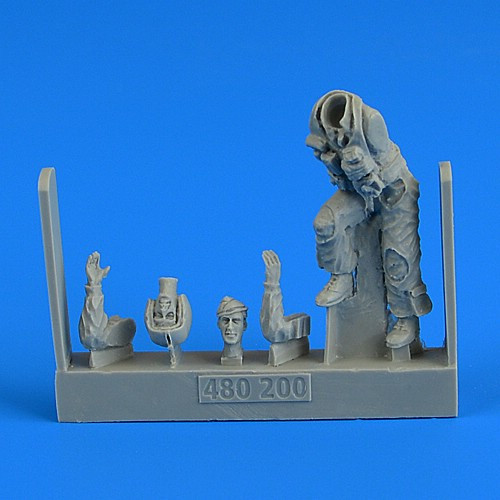 480200 USAF Fighter Pilot on the ladder