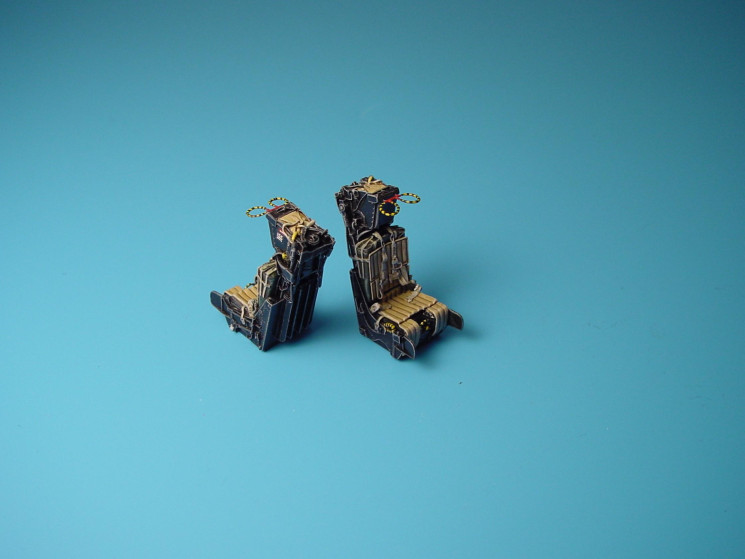 4143  M. B. GRU 7A ejection seats - (for F-14A/B versions)