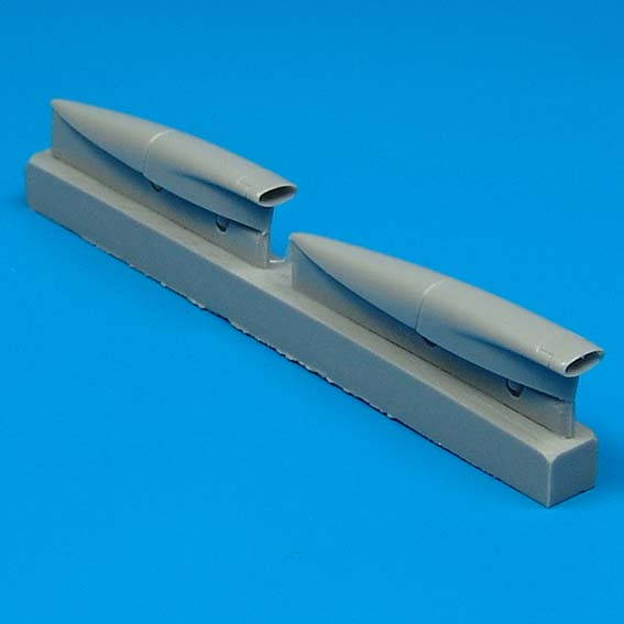QB48028  F-8 Crusader air cooling scoops