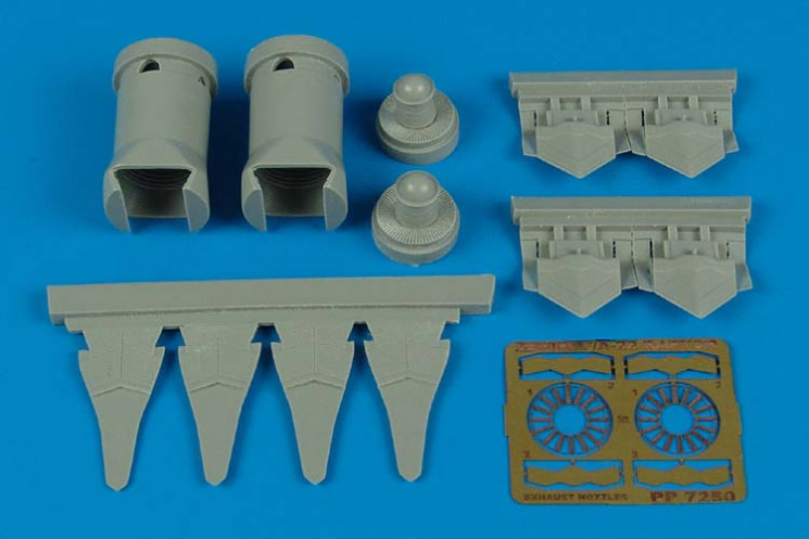 7250  F/A-22 Raptor exhaust nozzles
