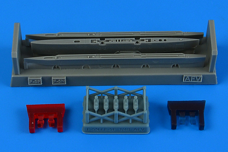 AIR4923 Пілони та пускові установки ракет для F-5F/N Tiger II. 1/48