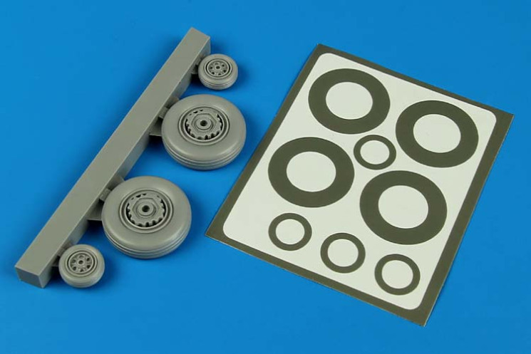 4593  S2F Tracker wheels & paint masks
